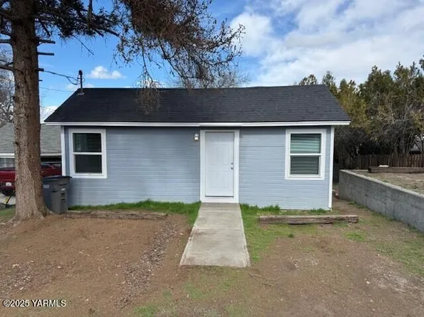 316 W Edison Ave, Sunnyside, WA 98944