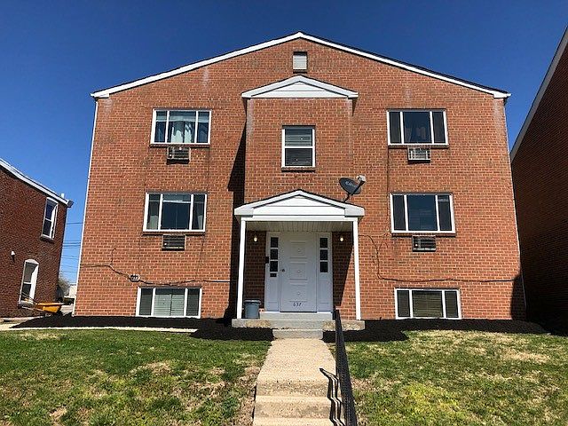 637 E Oak St Apartments