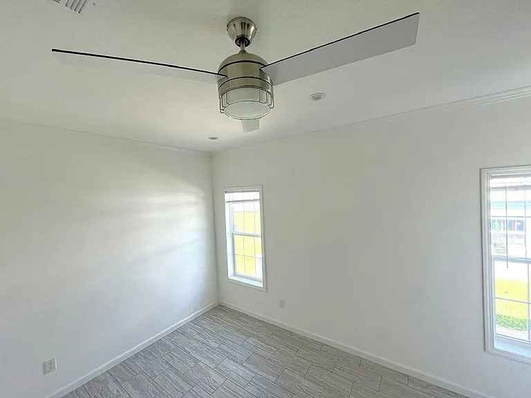 5644 Woodford St #5644E — Photo 12