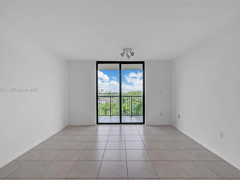 1690 SW 27th Ave #608 — Photo 9
