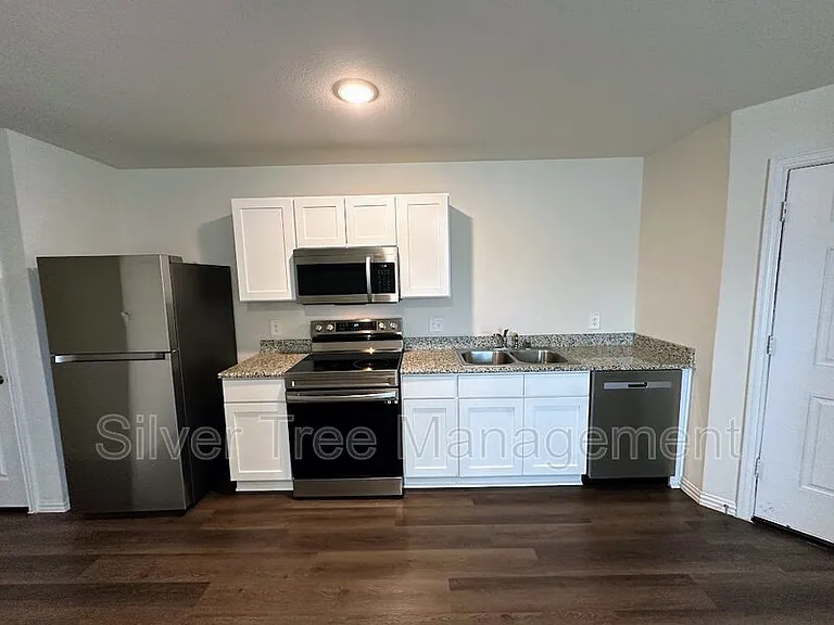 2914 Jones St #A — Photo 5
