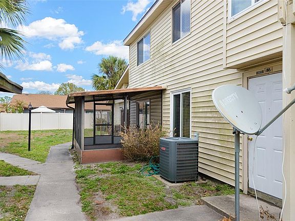 3rd image of 1023 Spring Meadow Dr #1023