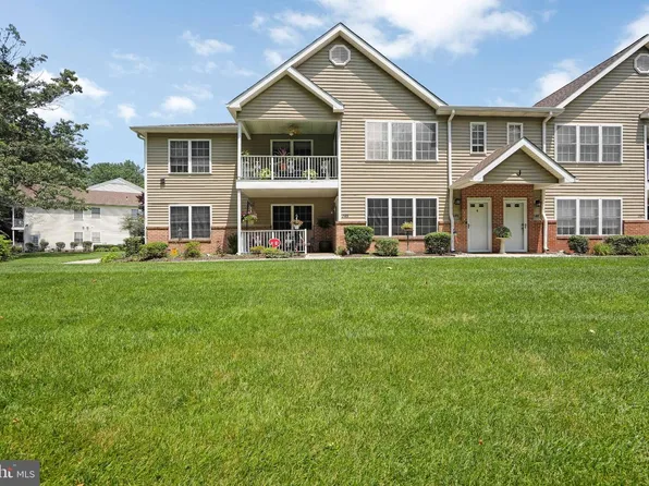 46 Pristine Pl #J, Sewell, NJ 08080