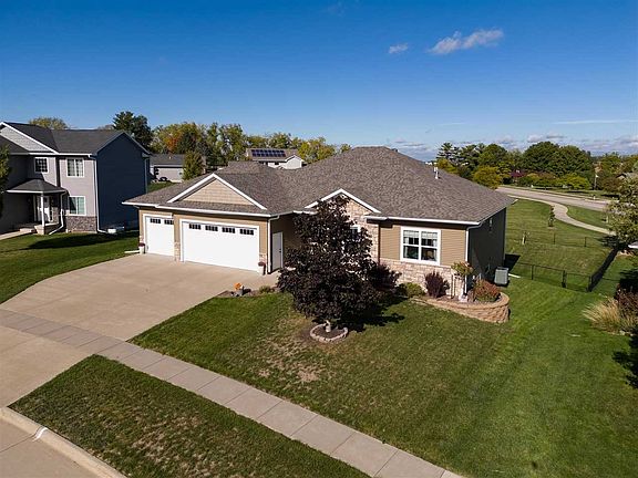 2nd image of 1630 Stone Creek Cir
