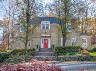 20 Indian Head Rd, Morristown, NJ 07960