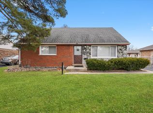 8719 Olympic Dr, Bridgeview, IL 60455