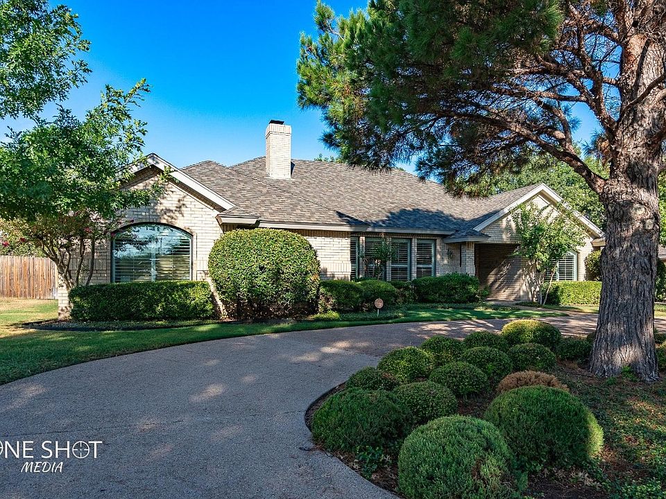 1st image of 42 Hoylake Dr