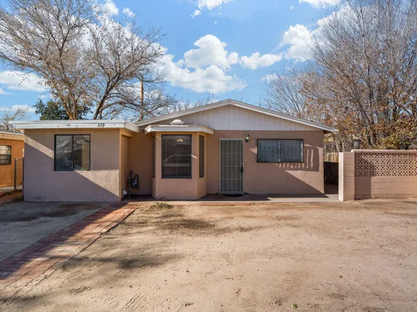 229 58th St NW, Albuquerque, NM 87105
