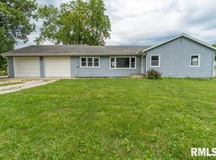 106 W South St, Arrowsmith, IL 61722