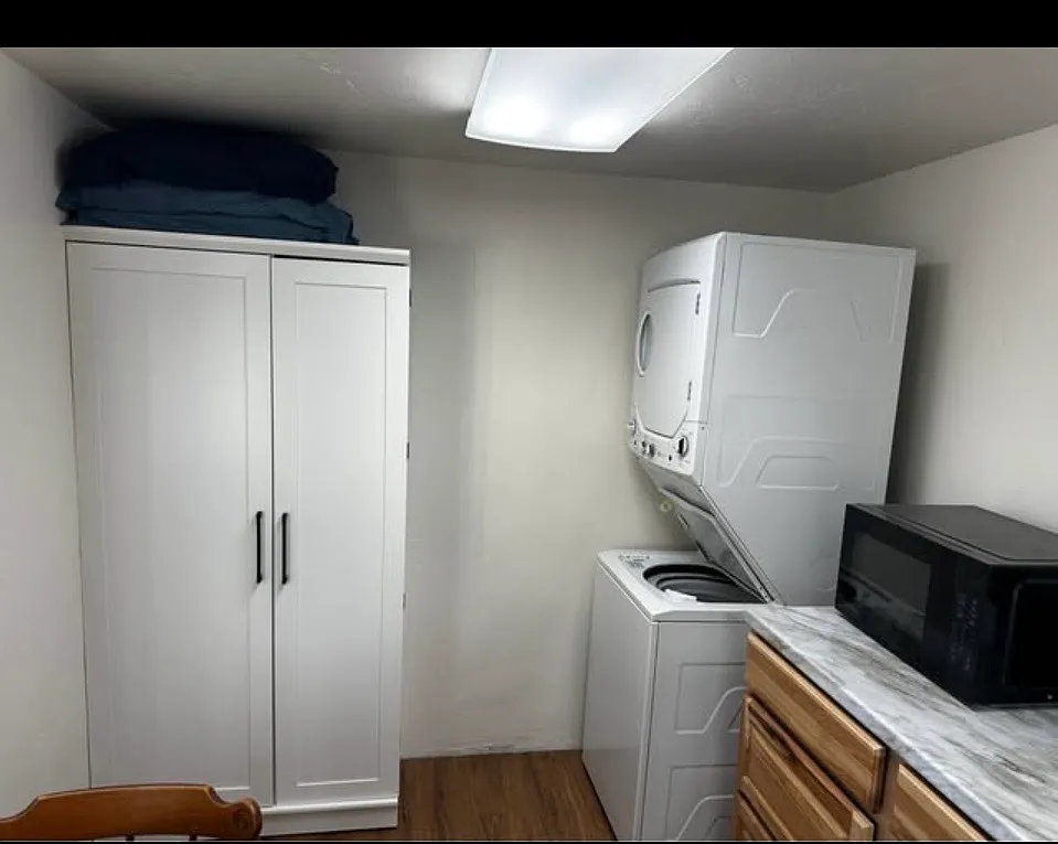 Studio, 900 sqft, $975 — Photo 4