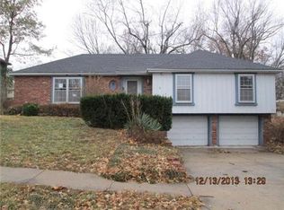 10706 Spruce Ave, Kansas City, MO 64137