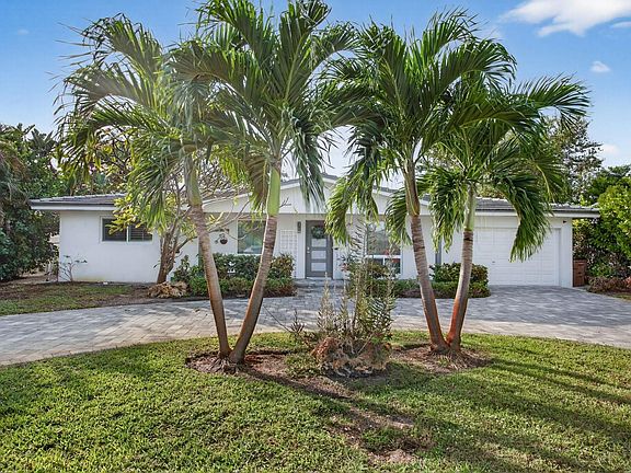 3rd image of 801 SE 9th Avenue