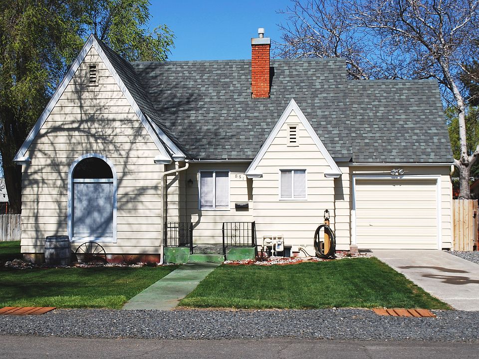 1st image of 851 Fairway Dr