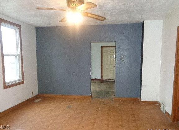 3rd image of 6111 Carpenter Ave