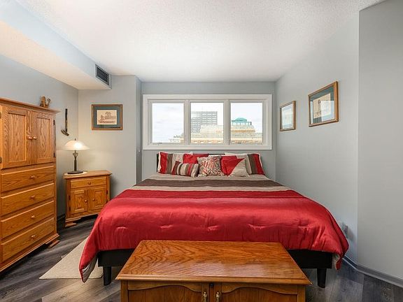 5th image of 300 Walnut St Unit 1301