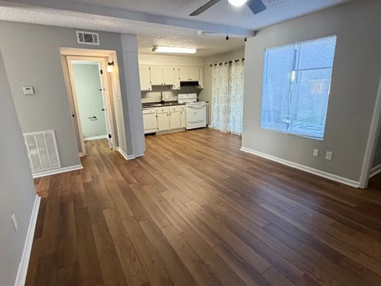 142 Stoneridge Dr — Photo 10
