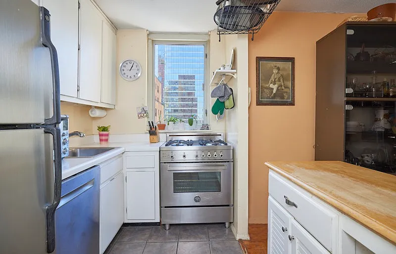 130 West 67th Street — Photo 2