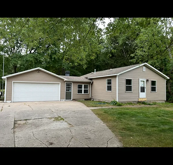 7254 Grand Haven Rd — Photo 1