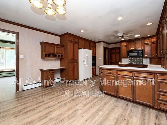 4th image of 701 S Miller Ave