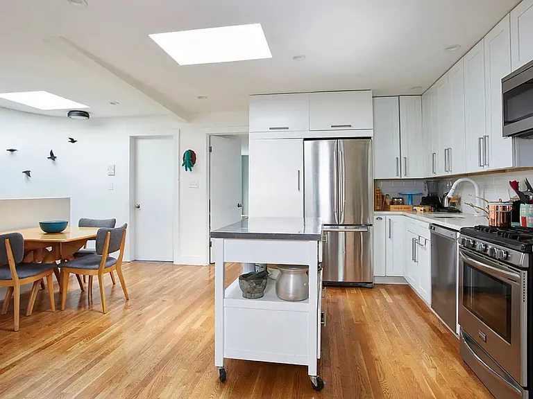 422 Pacific St #3 — Photo 2