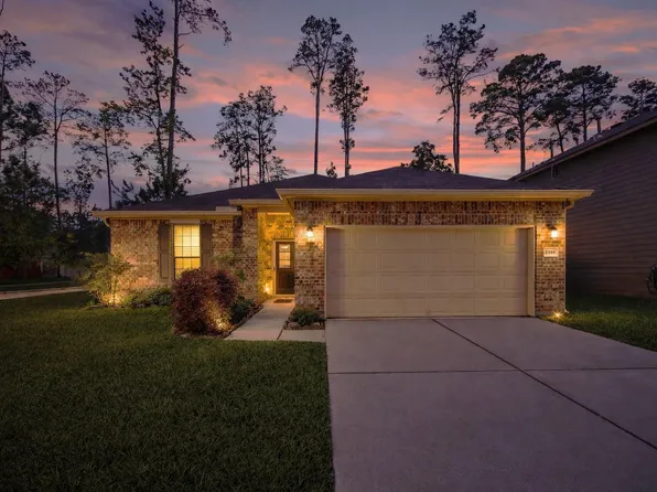 2114 Lost Timbers Dr, Conroe, TX 77304