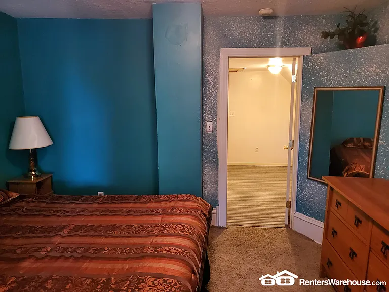 105 W Franklin St — Photo 2