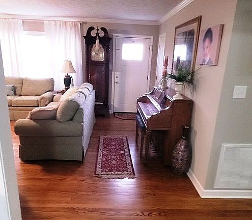 5th image of 6908 Mackin Ln