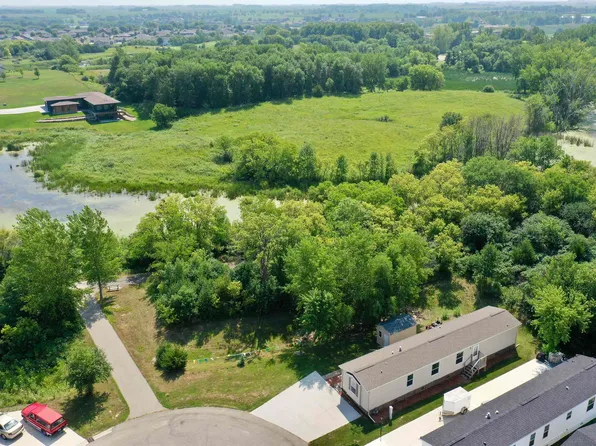 3200 Okoboji Ave #137, Milford, IA 51351
