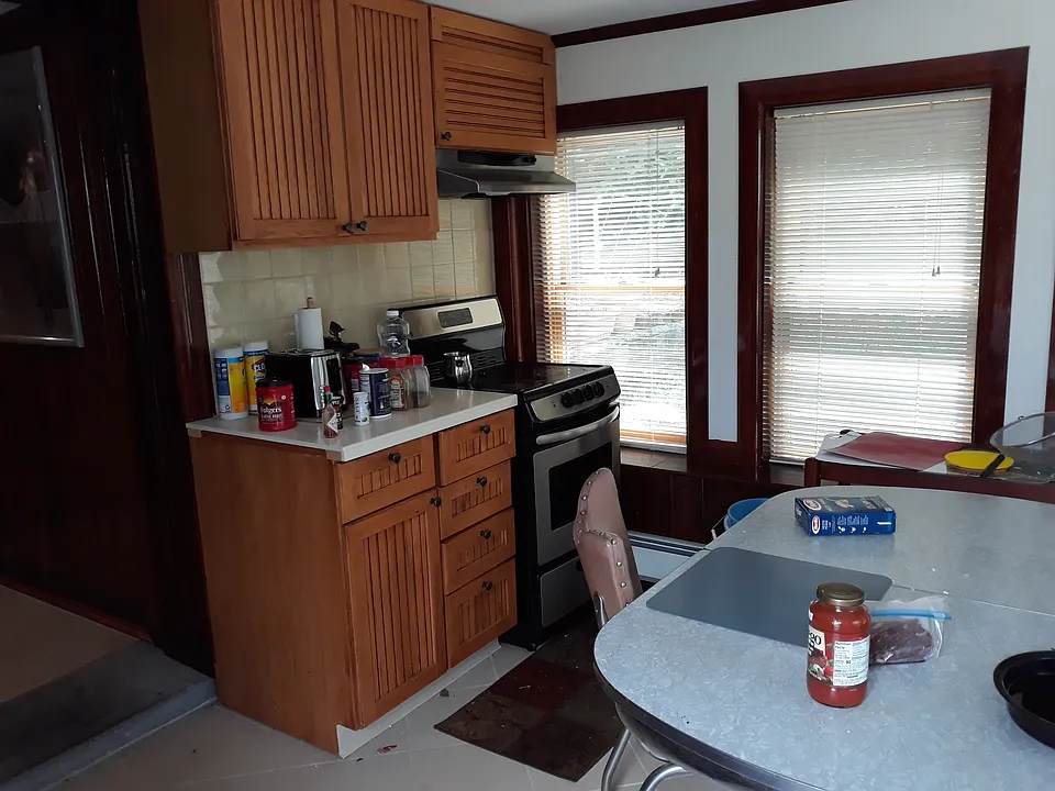 11 Travis Dr