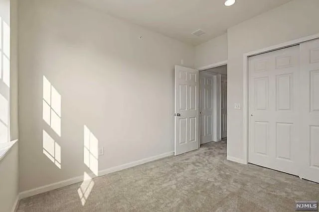 7 Leahy Dr — Photo 30