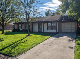 9803 Farnham Dr, Louisville, KY 40223