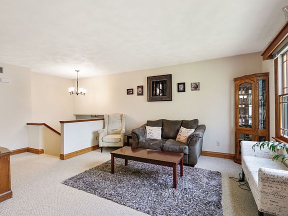 4th image of 2104 Woodhavens Dr