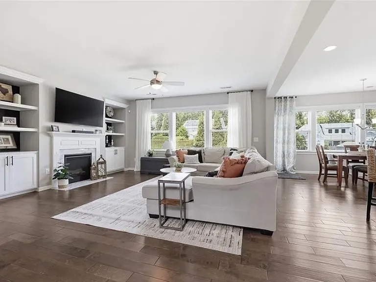 806 Blue Moon Ct — Photo 13