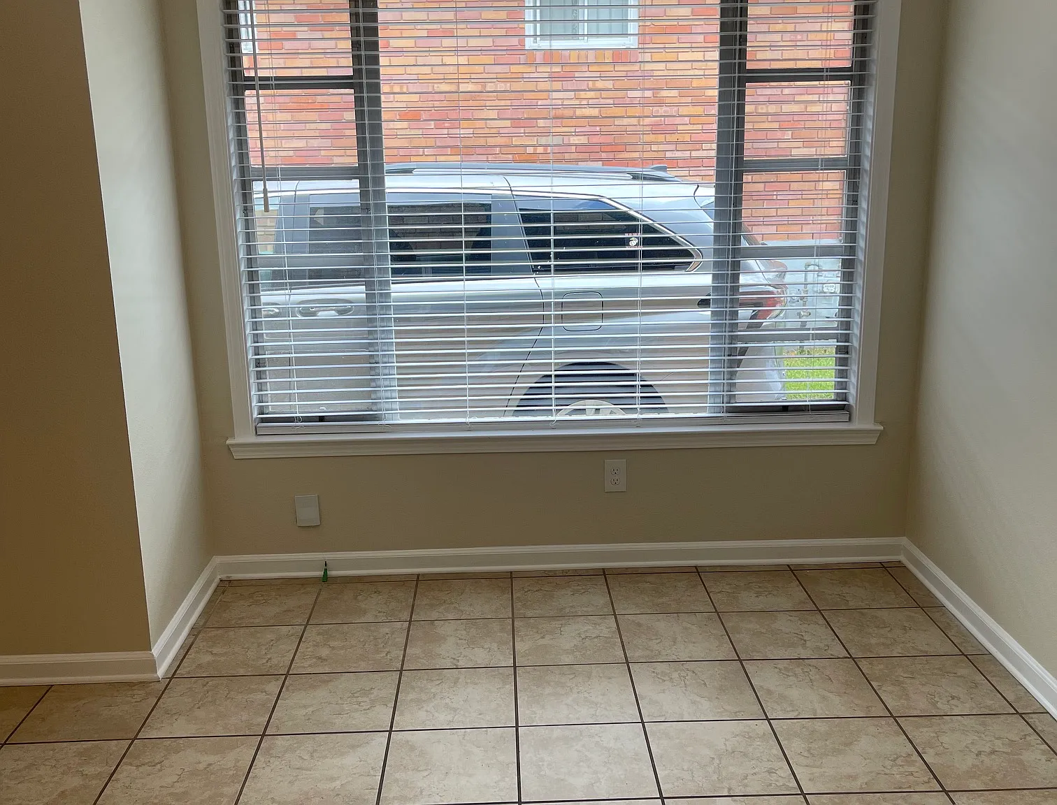 4 bed, 1986 sqft, $3,000 — Photo 1