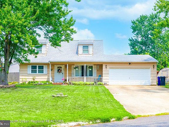 5th image of 936 Hunt Dr