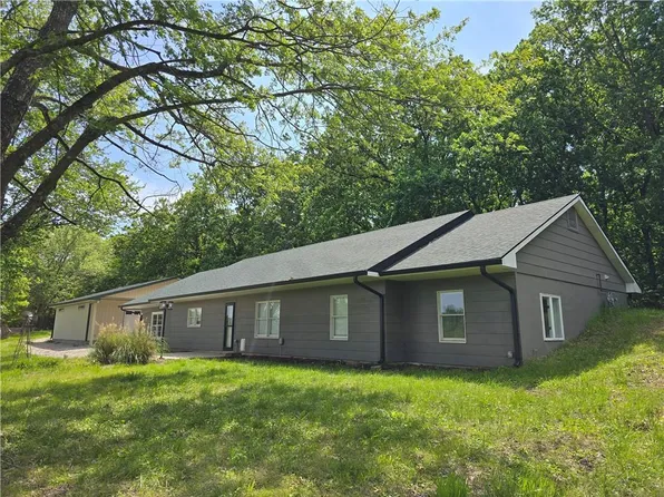 2246 NE State Route H, Butler, MO 64730
