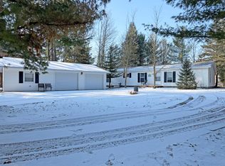 6830 E Carrigan Dr, Newaygo, MI 49337