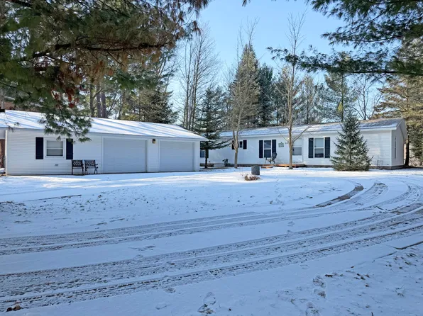 6830 E Carrigan Dr, Newaygo, MI 49337