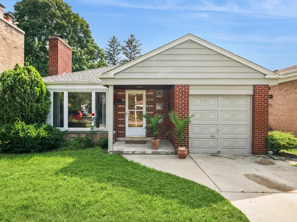 5247 Suffield Ct, Skokie, IL 60077