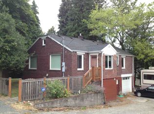 10404 Roosevelt Way NE, Seattle, WA 98125