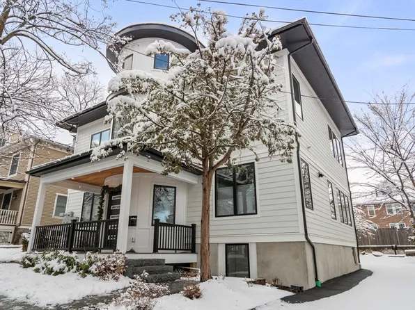 116 Thorndike St #2B, Brookline, MA 02446