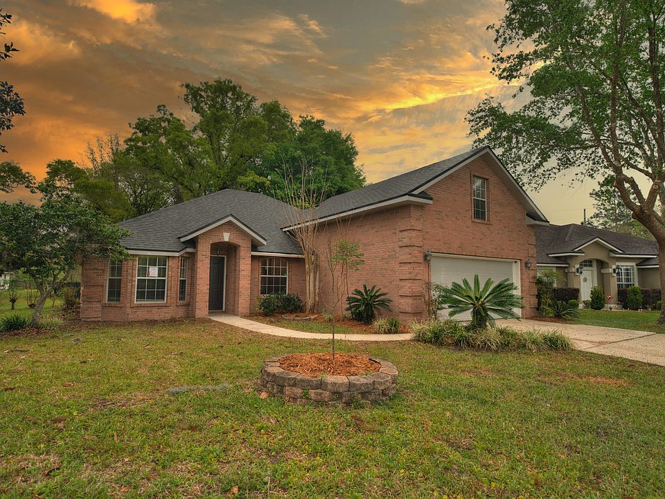 1st image of 3906 Lake Crest Ter