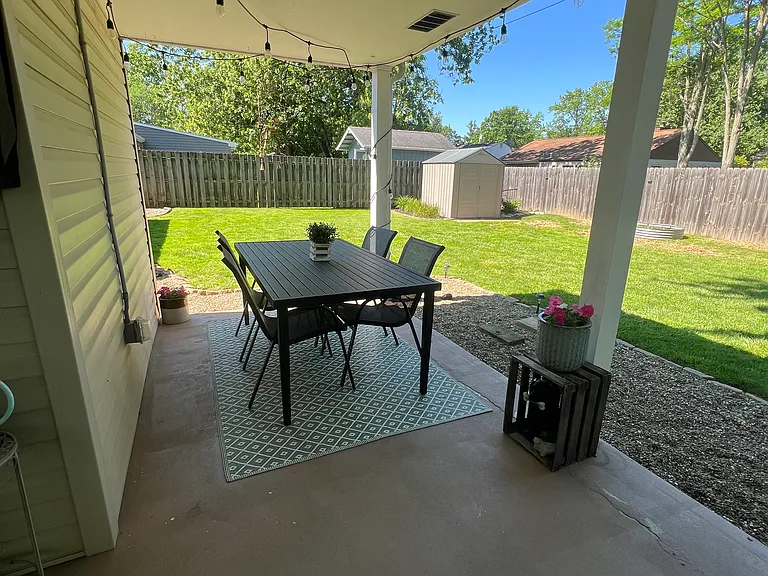428 Lynn Dr — Photo 20