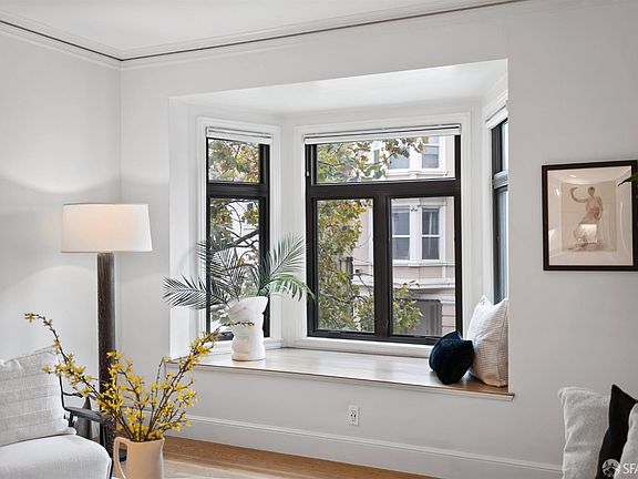 5th image of 2341 Franklin St APT 2