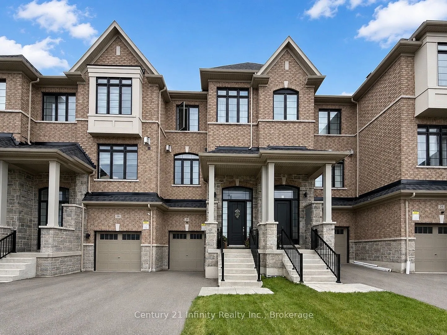 3 bed, $3,200 — Photo 1