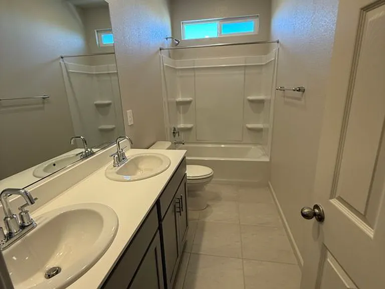 1723 Skagway Ave — Photo 11