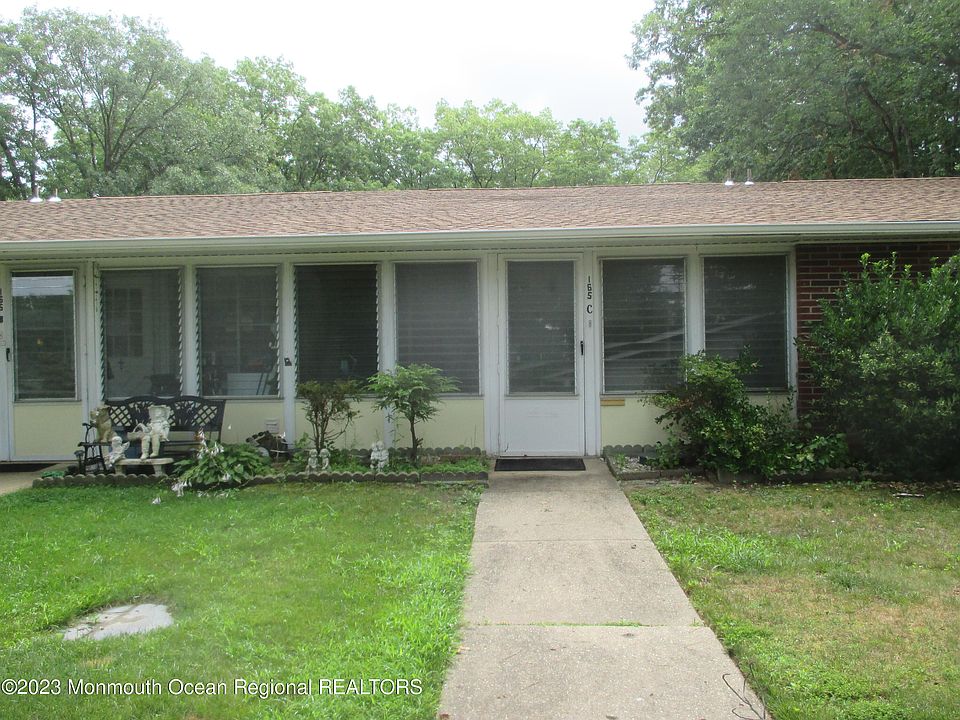 1st image of 165C Gramercy Court