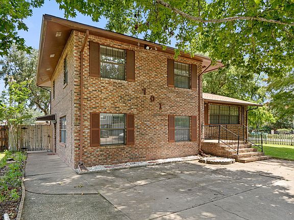 4th image of 701 James Ct