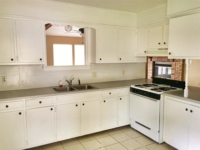 2nd image of 12713 Teakwood Dr