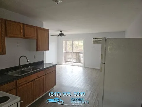 Lakefront Apartments — Photo 66